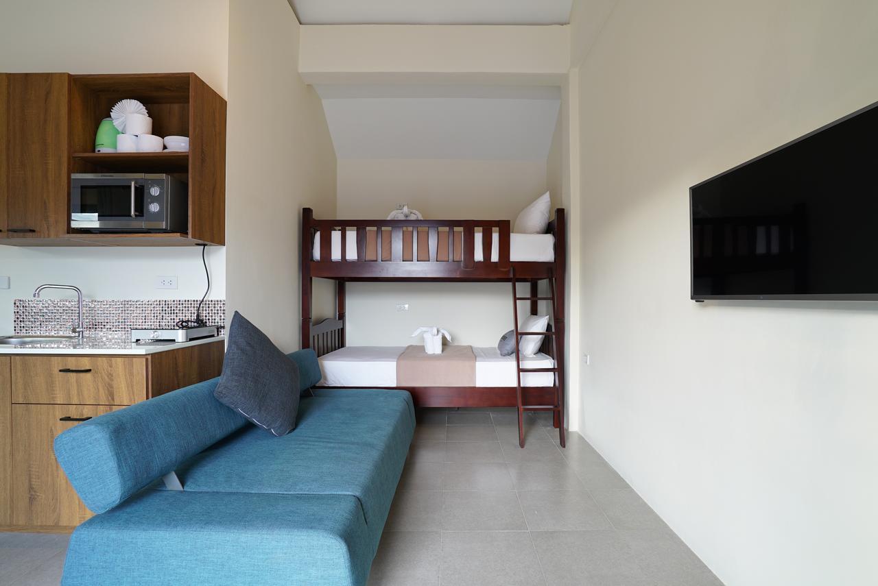 Eriksson Guesthouse Patong Rum bild