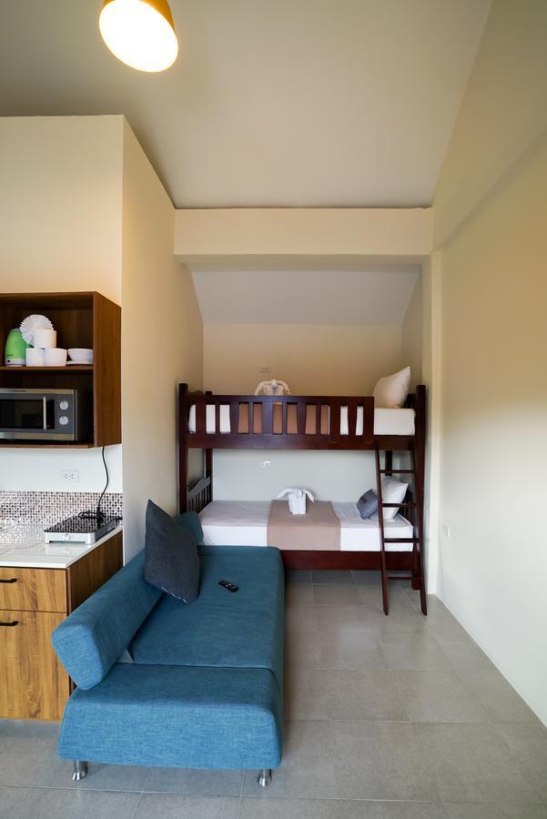 Eriksson Guesthouse Patong Rum bild