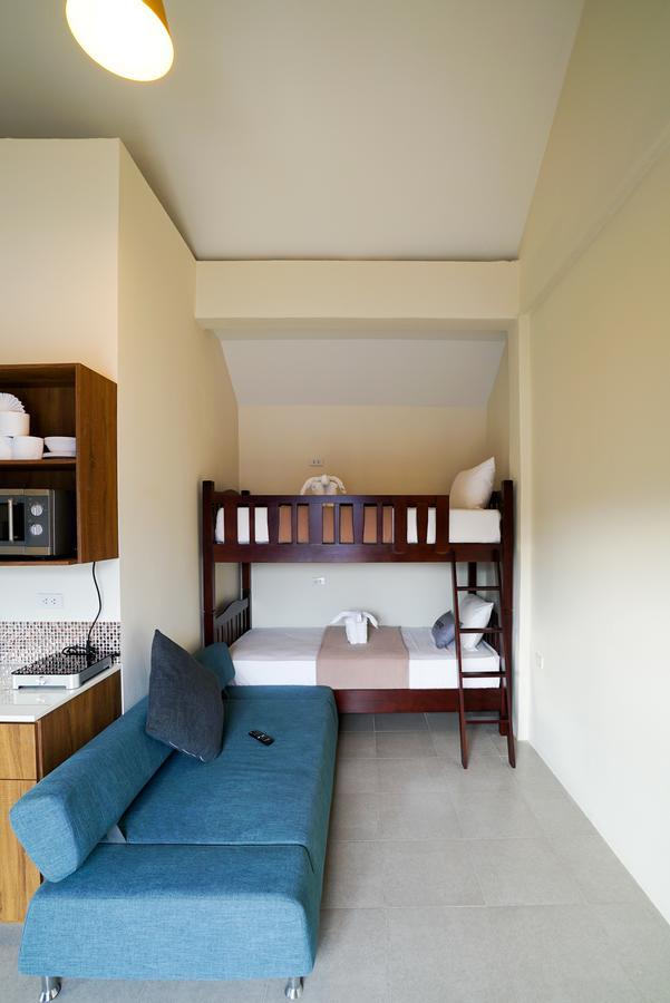 Eriksson Guesthouse Patong Rum bild
