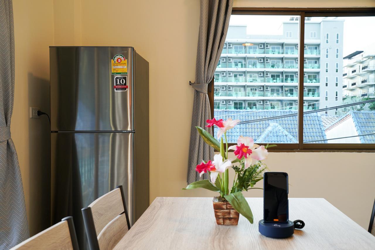 Eriksson Guesthouse Patong Rum bild